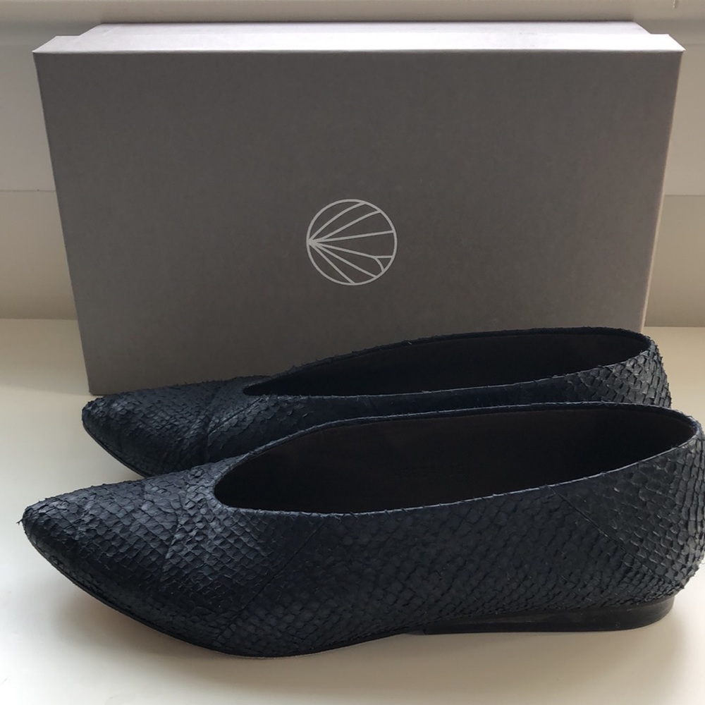 COCLICO Limited Edition Dall Flats - Picture 2 of 5